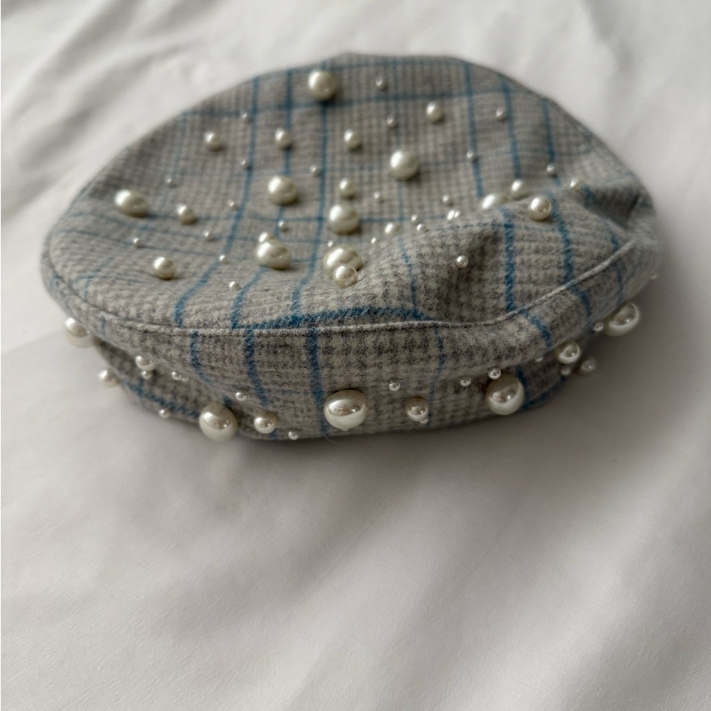 NWT Pearl Embellished Gray Plaid Beret